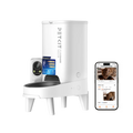 PETKIT YumShare Solo 2 на повдигната стойка до телефон с приложението