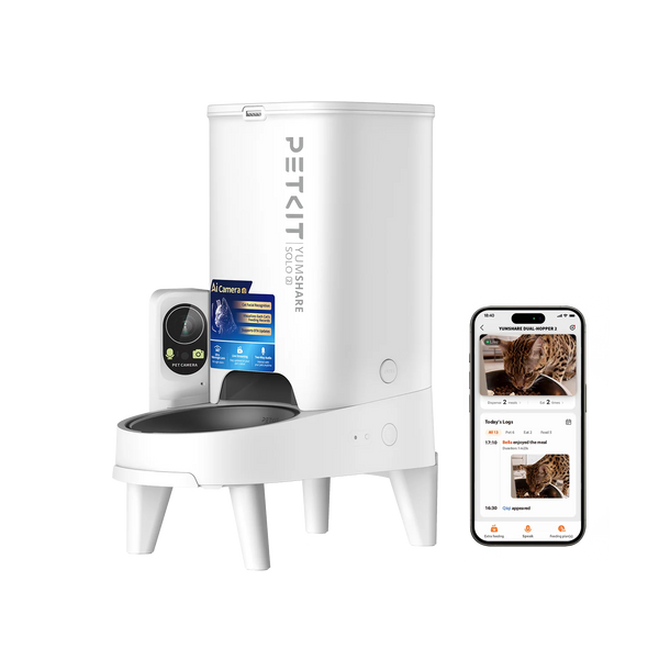 PETKIT YumShare Solo 2 на повдигната стойка до телефон с приложението